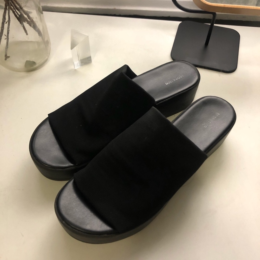 Slinky Platform sandal